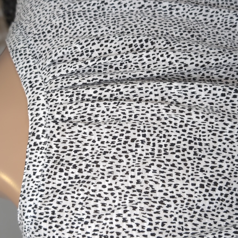 Lord & Taylor Sleeveless Vneck Top Black White Spotted Knit Blouse Womens Medium - Picture 6 of 10